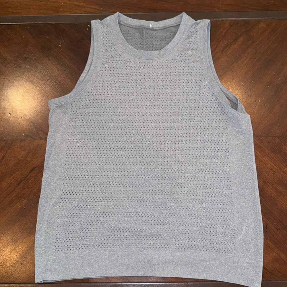 EUC Lululemon Breeze By muscle tank size 8